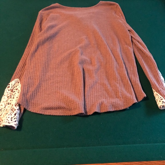 Tops - Picture 3 of 3